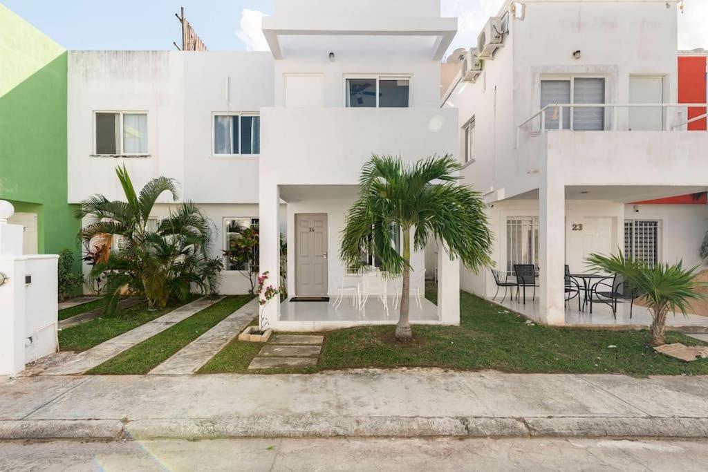 Micro Studio Perfect For Backpackers, Couples, 3 Min Drive To Playa El Nino Cancún Eksteriør bilde